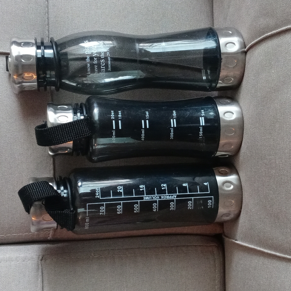 Water bottles , great for sports. 3 for $60 Now sale 3 for 40